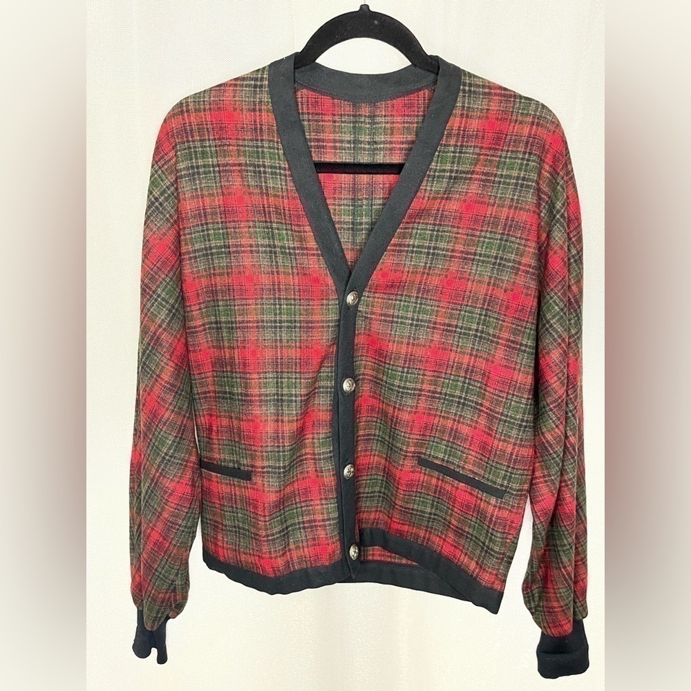 Pendleton Womens Cardigan Sweater Red Green 100% Wool Tartan Plaid Vintage Small - Picture 2 of 9